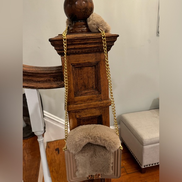 8am Forever fuzzy purse - Picture 3 of 9